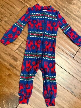 Hanna Andersson Hanna soft Red & Blue Reindeer Zip-Up Footie Pajamas